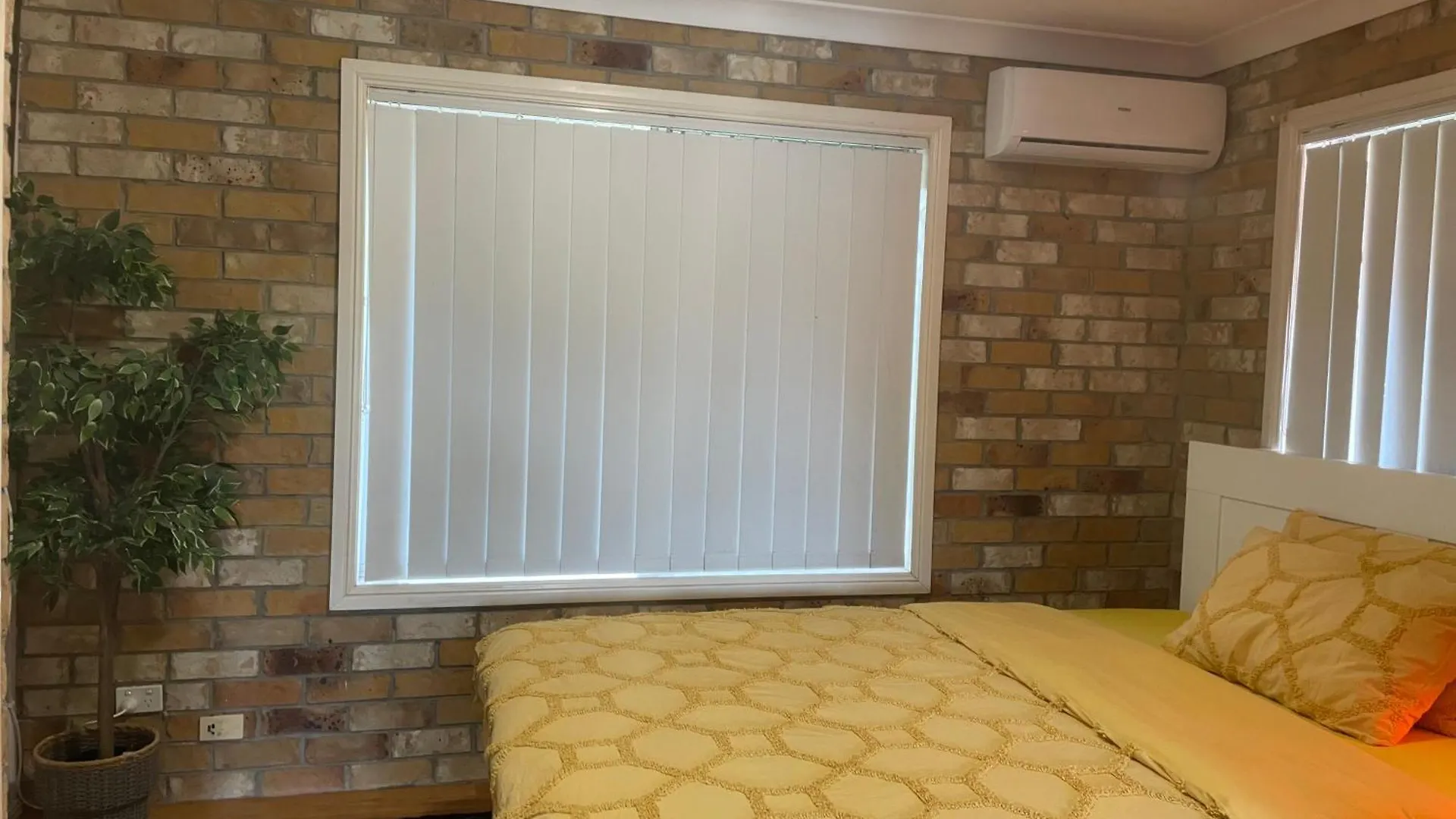Spacious Studio Unit Rochedale South 0*,