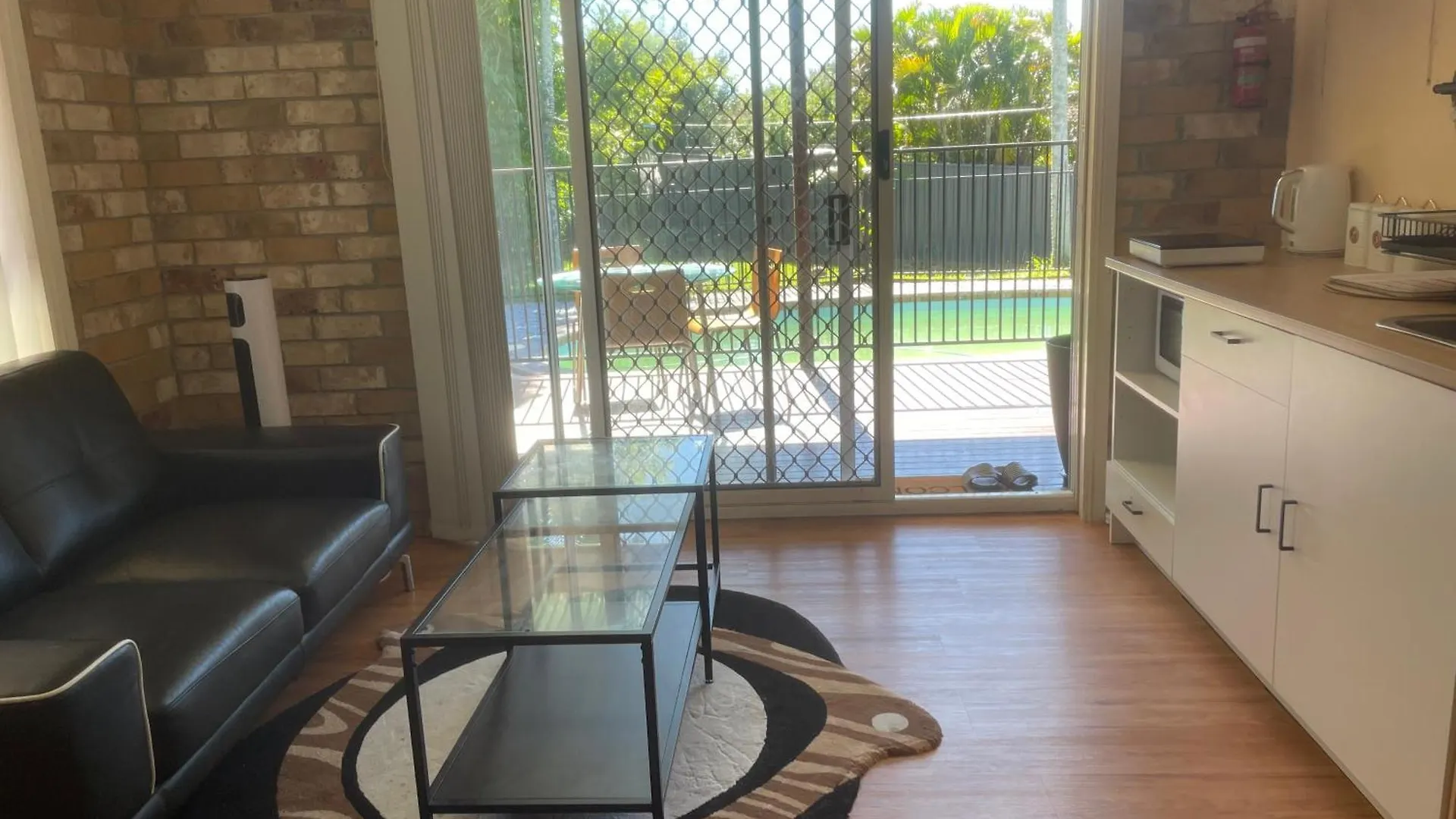 Spacious Studio Unit Rochedale South